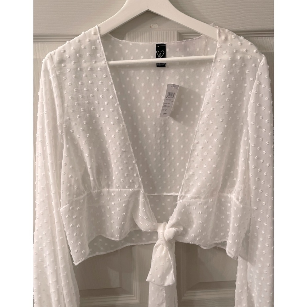 New beautiful blouse never worn